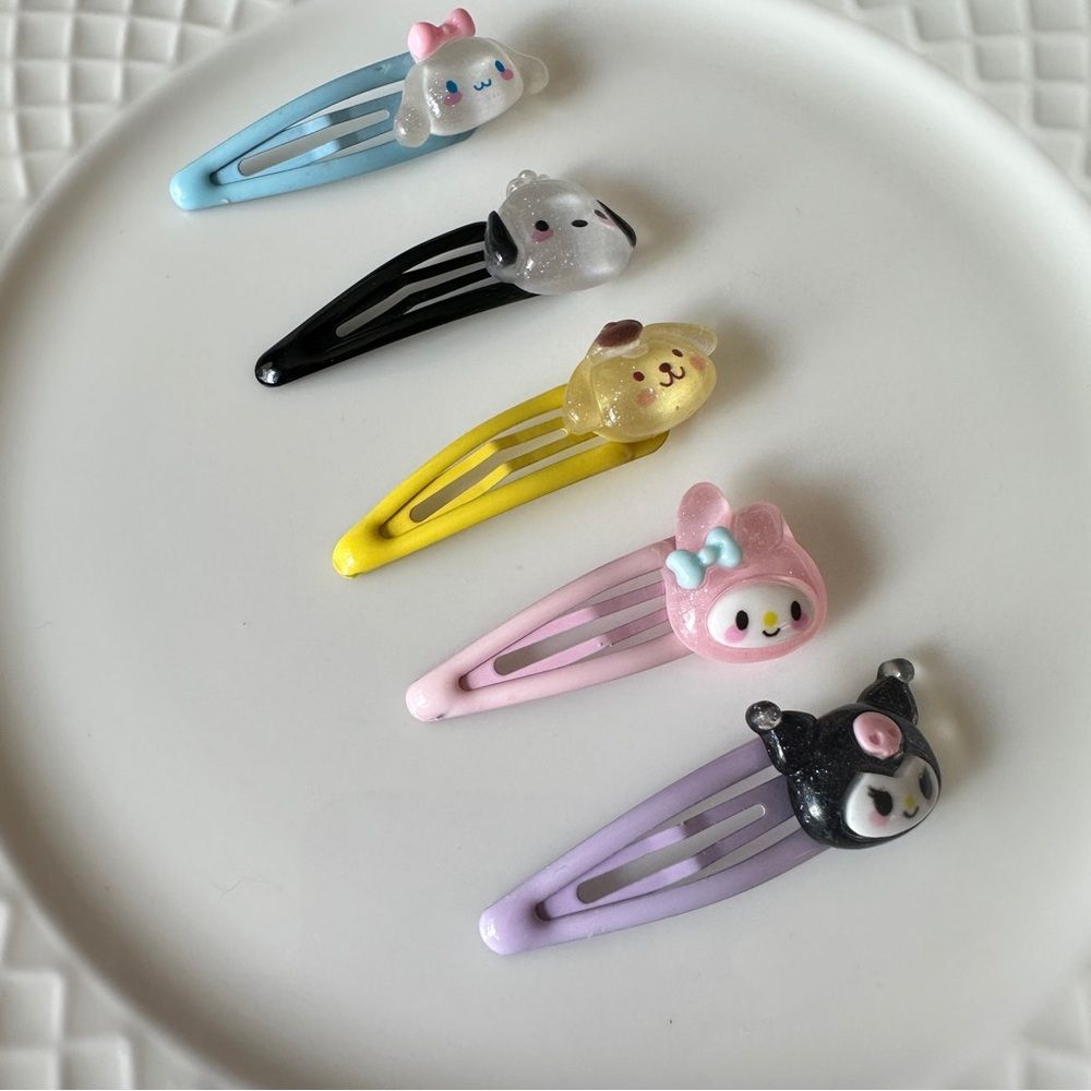 Handmade Sanrio Hair Clip Set (Pack of 5) - Adorable Character Designs!