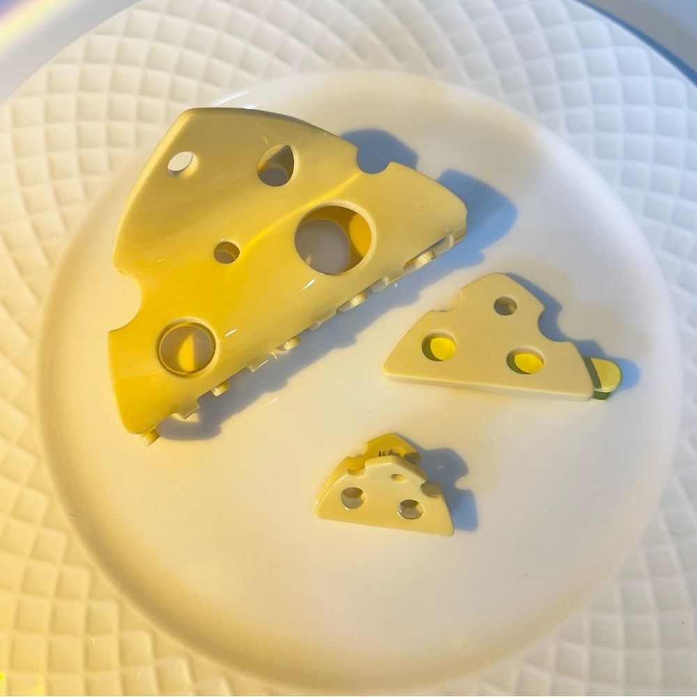 Cheese - Shaped Hair Claw Clips 3-piece Set - Adorable and Functional Hair Accessories