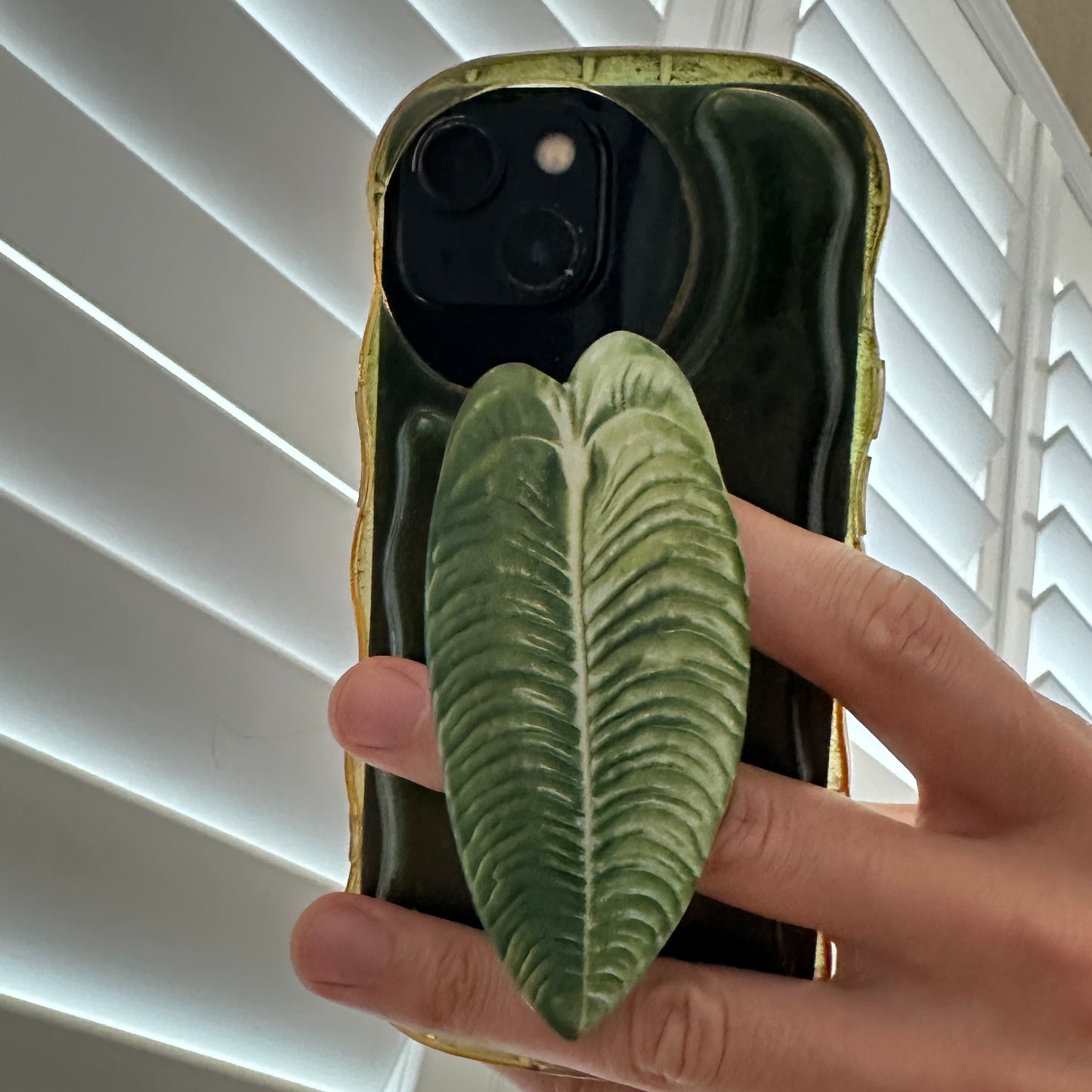 Handmade Acrylic Resin Tropical Plant Leaf Phone Grip - Adhesive, Retractable & Portable Airbag Phone Holder