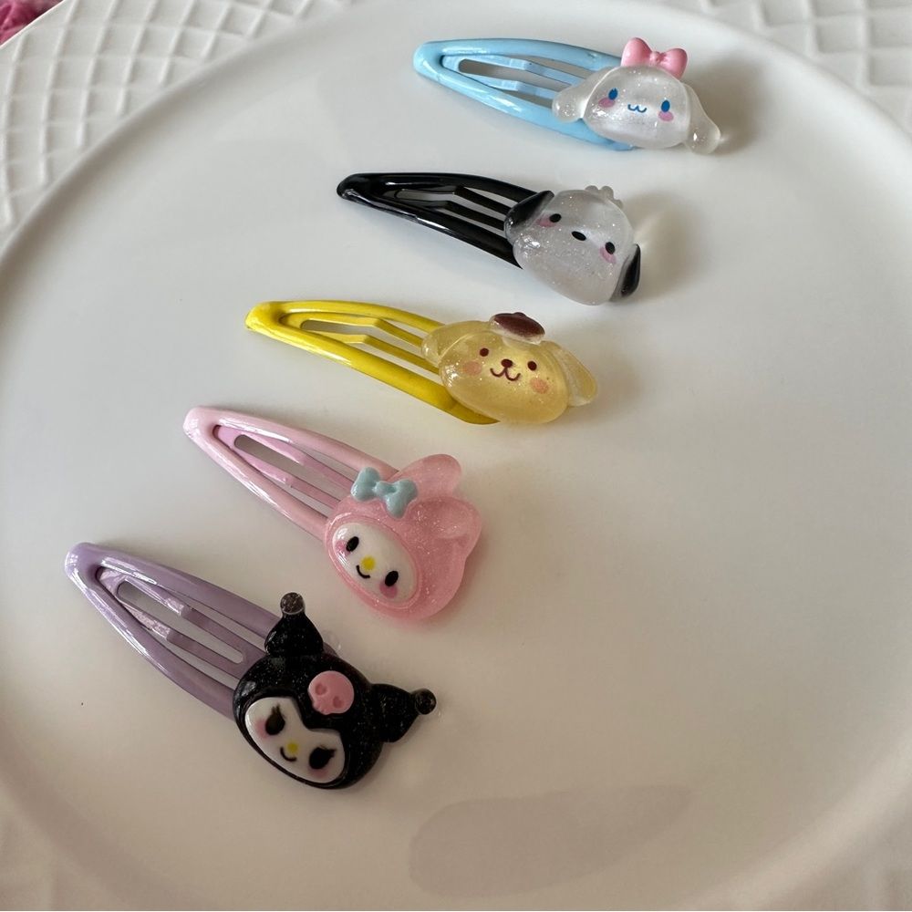 Handmade Sanrio Hair Clip Set (Pack of 5) - Adorable Character Designs!